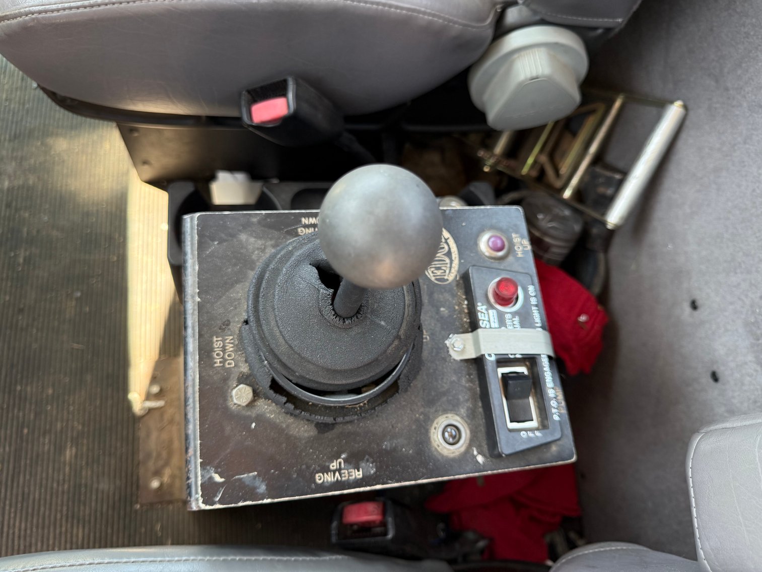 Image for 2012 Peterbilt 348 T/A Roll-Off Truck