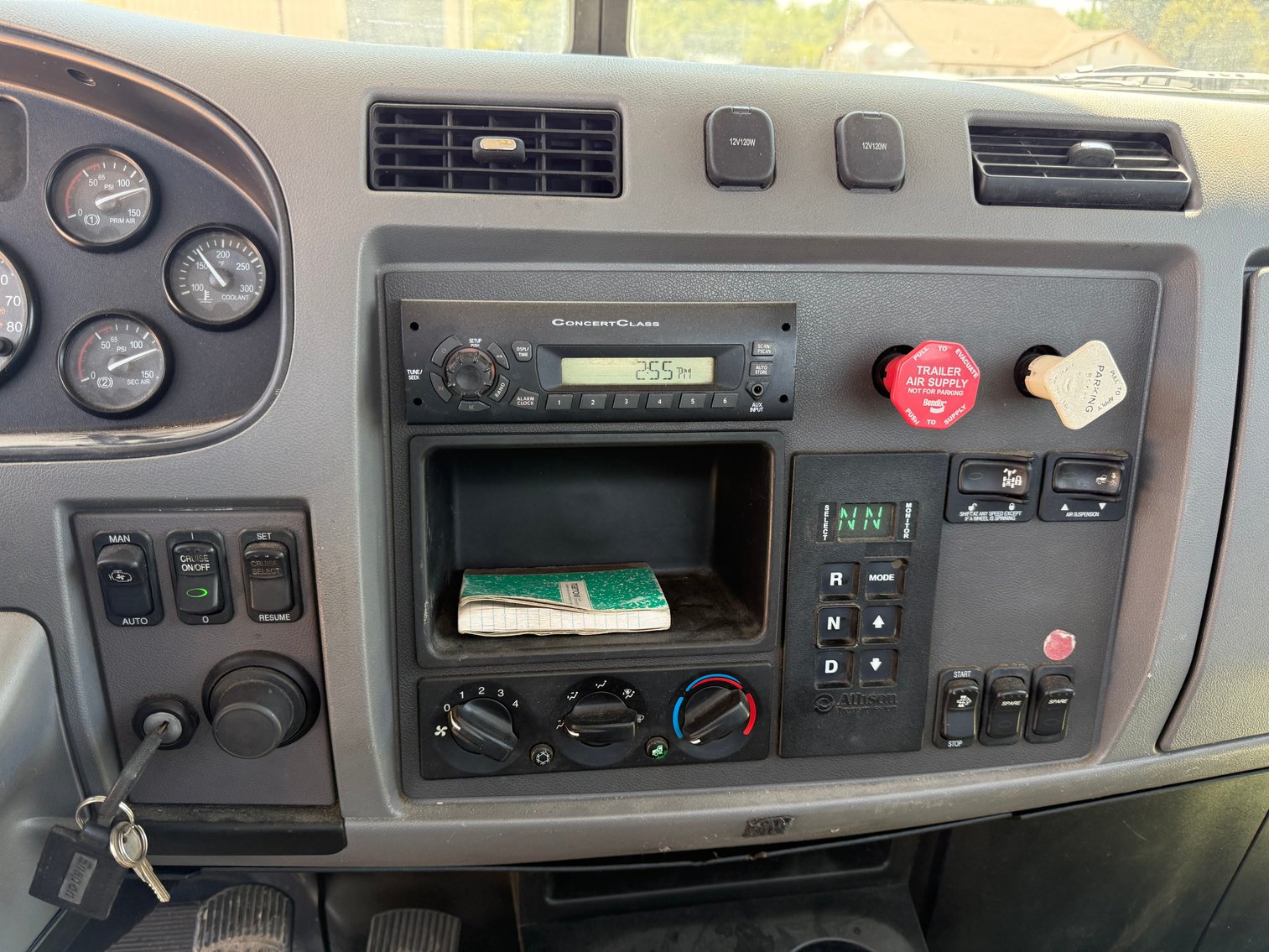 Image for 2012 Peterbilt 348 T/A Roll-Off Truck