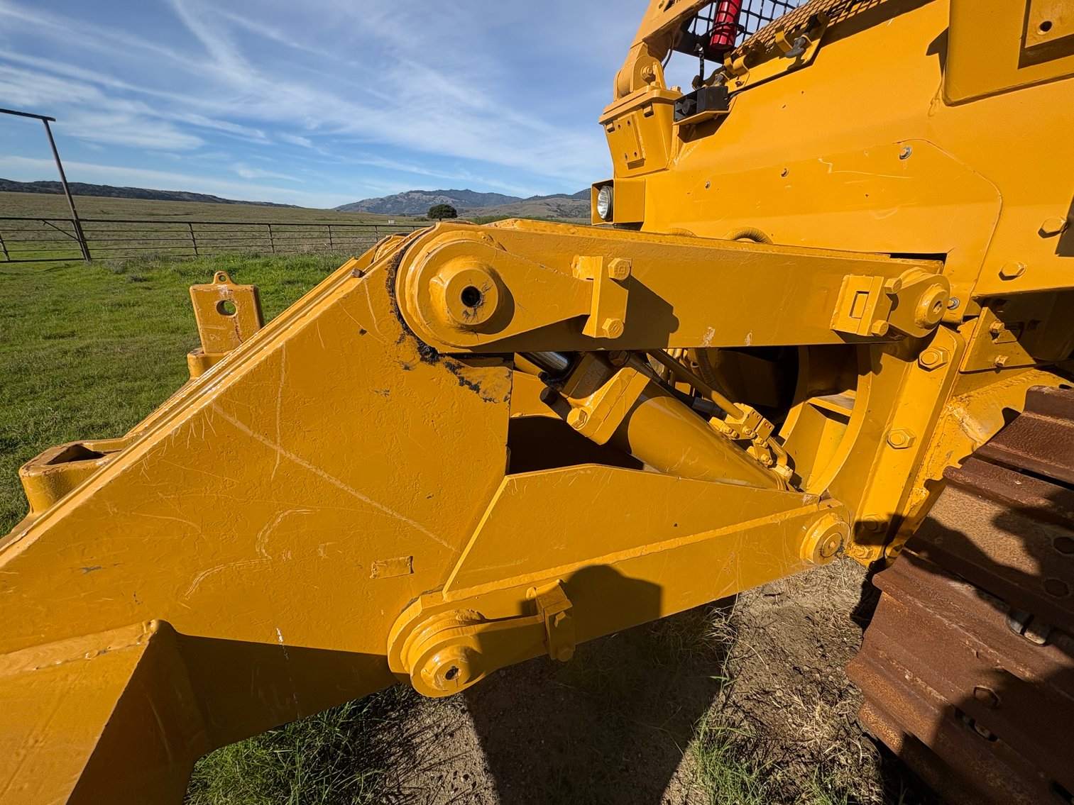 Image for Cat D7G w/ Brush Rake