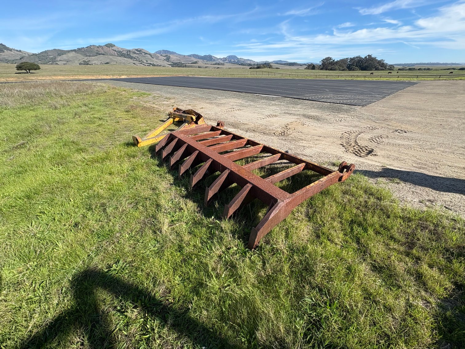 Image for Cat D7G w/ Brush Rake