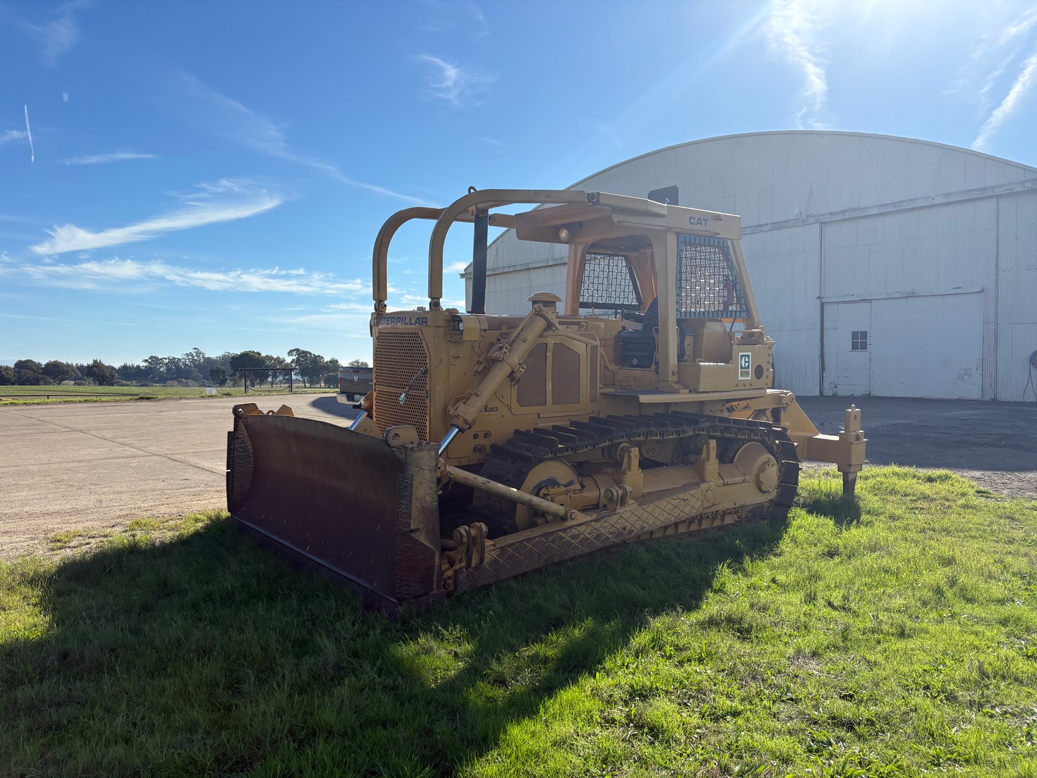 Image for Cat D7G w/ Brush Rake