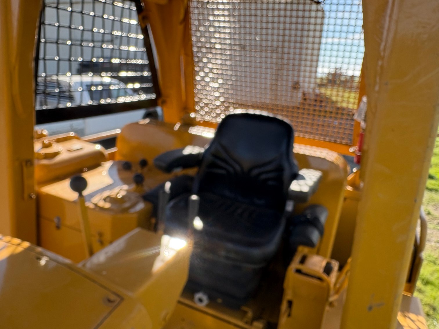 Image for Cat D7G w/ Brush Rake