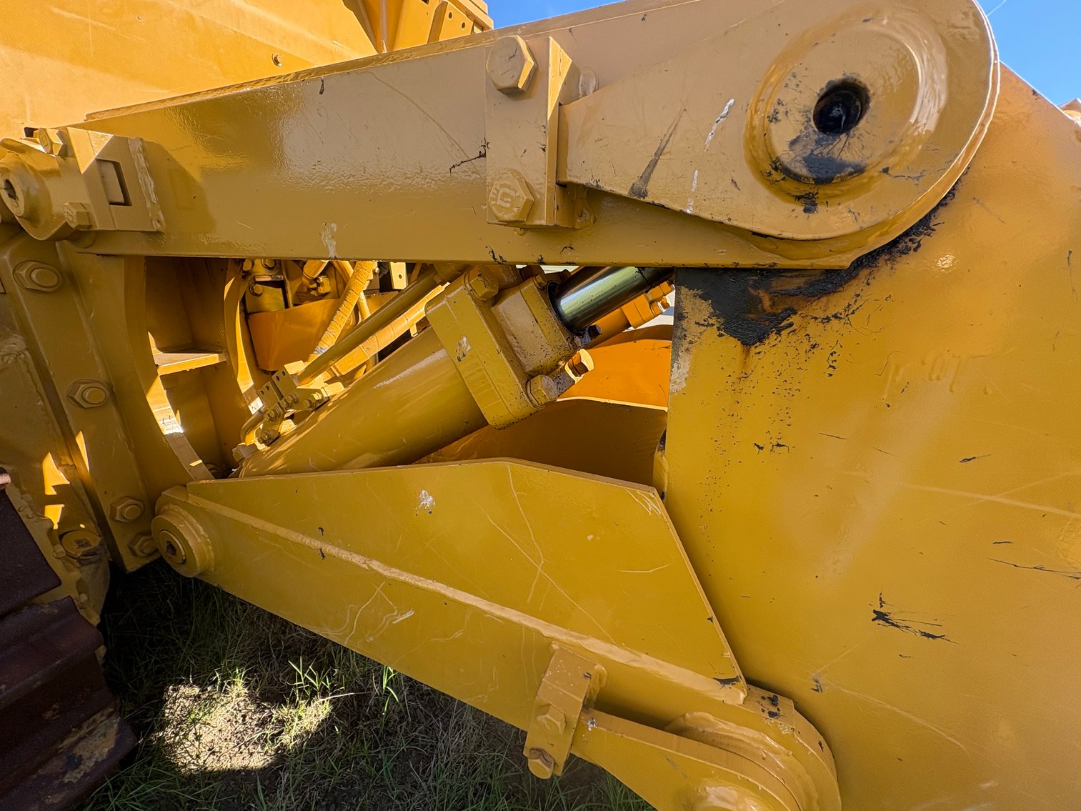 Image for Cat D7G w/ Brush Rake