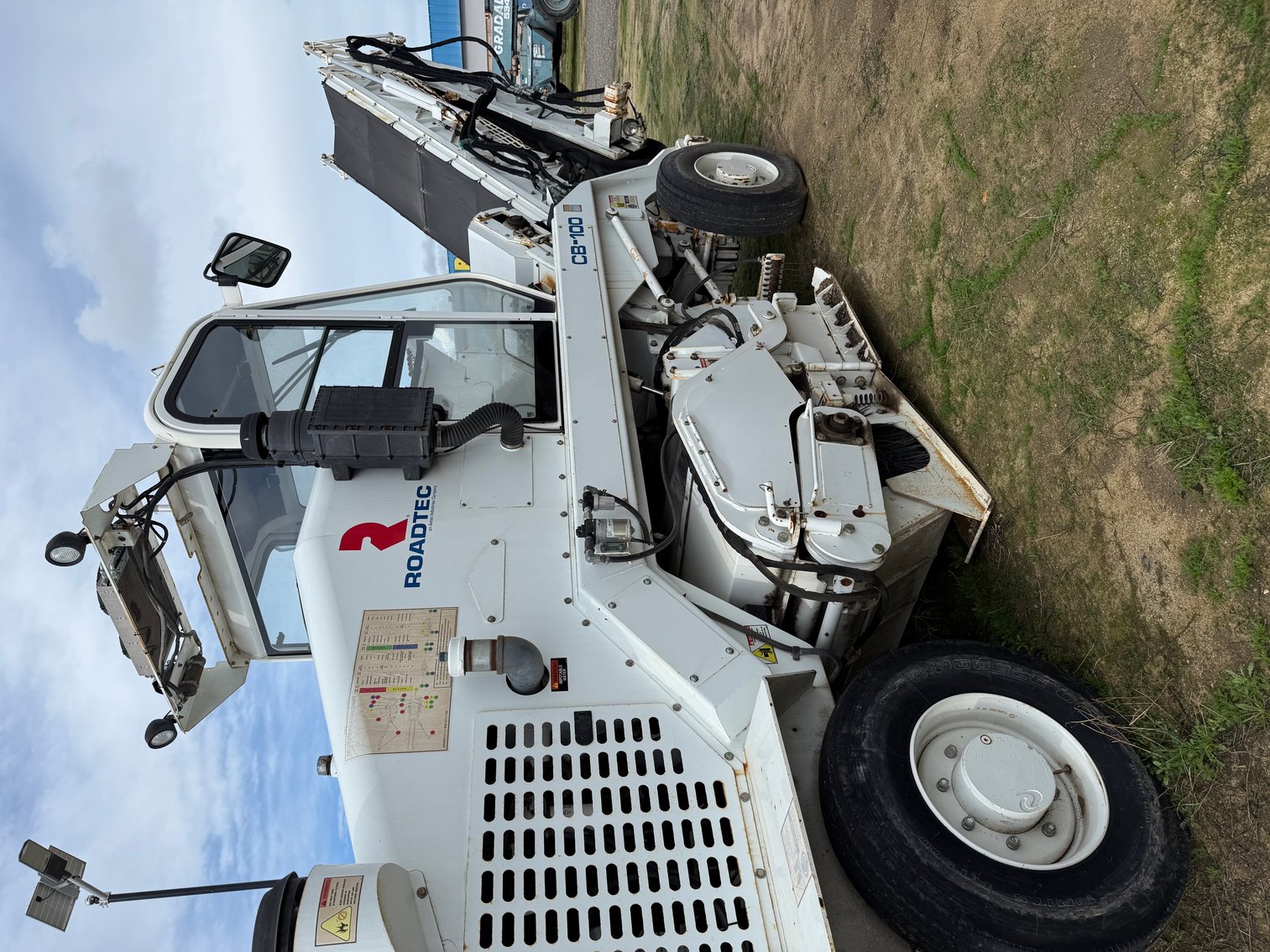 Image for 2017 Roadtec CB-100 Conveyor Broom