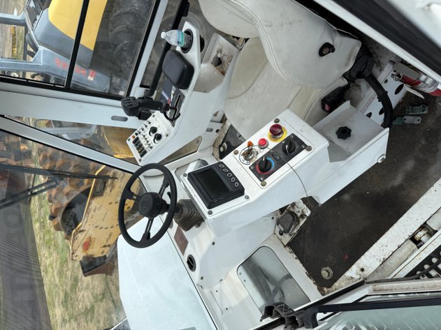 Image for 2017 Roadtec CB-100 Conveyor Broom