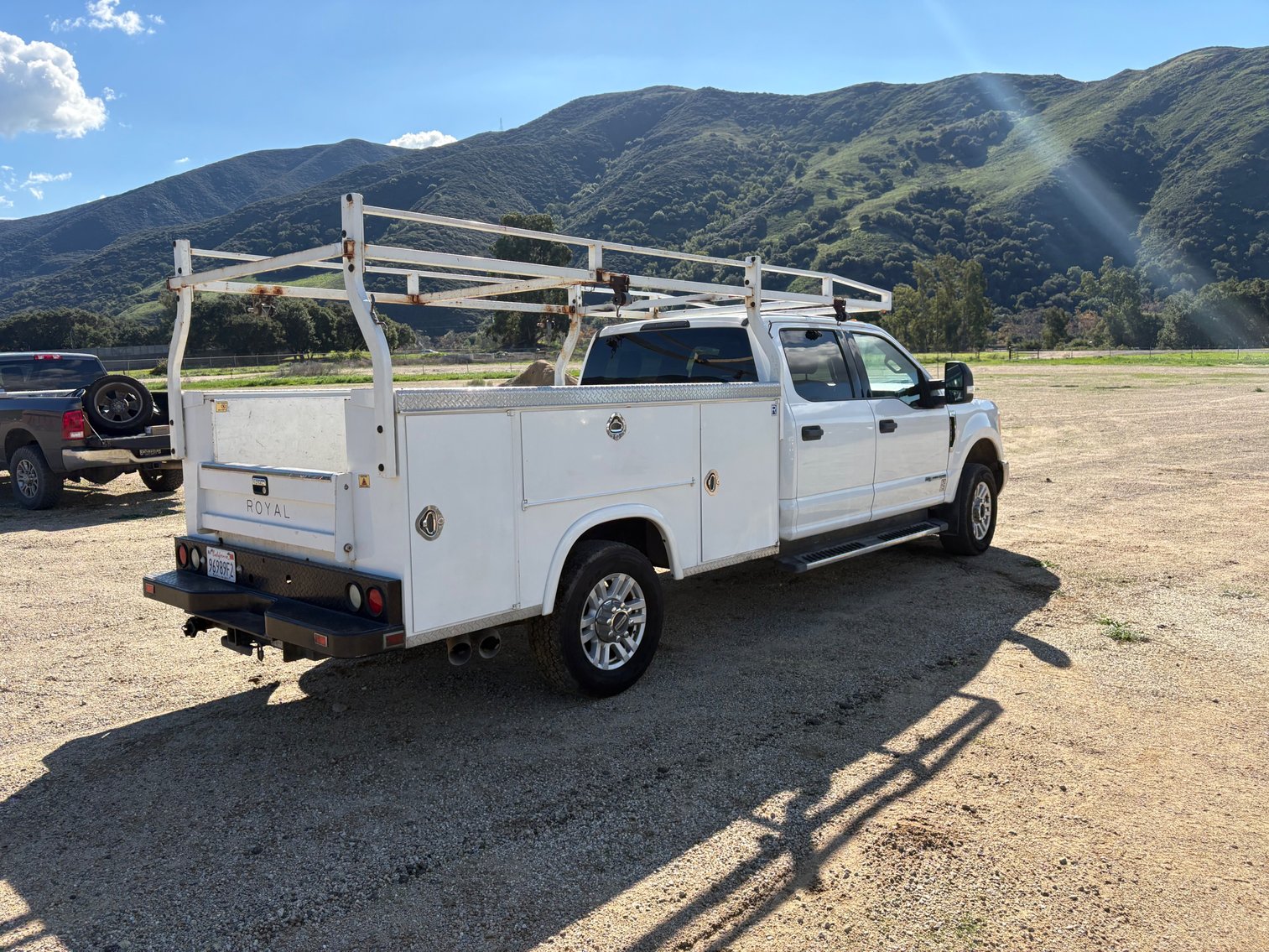 Image for 2017 Ford F350 4X4 XLT Utility Truck