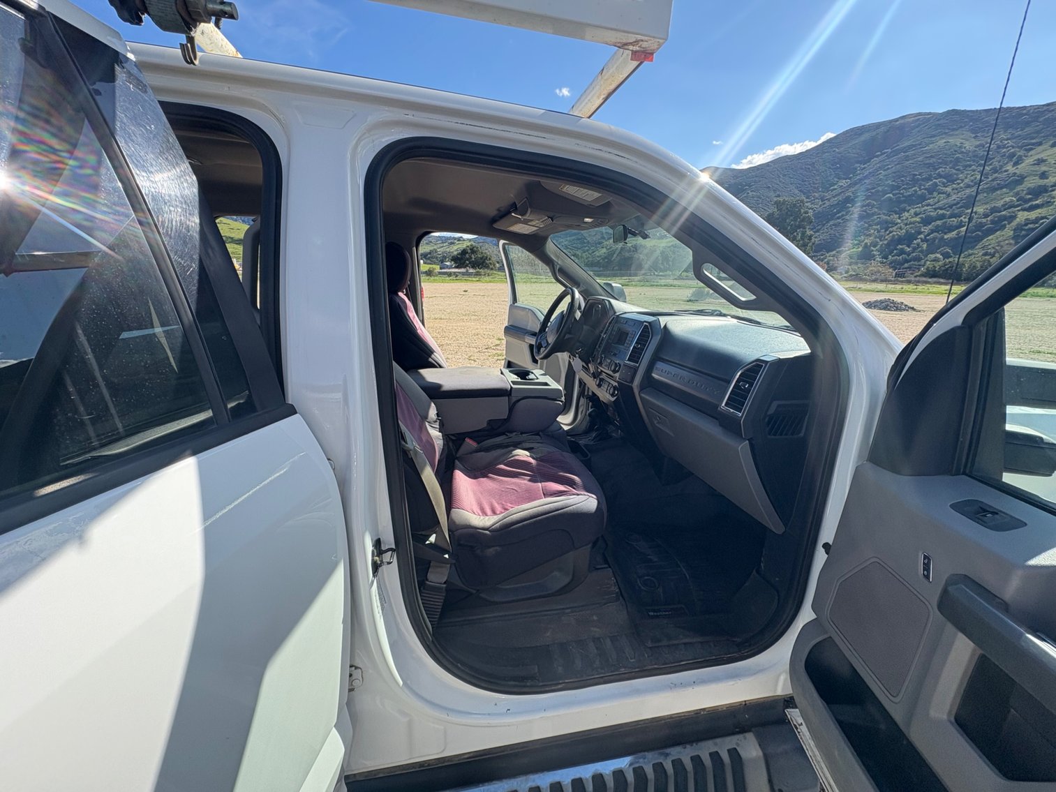 Image for 2017 Ford F350 4X4 XLT Utility Truck