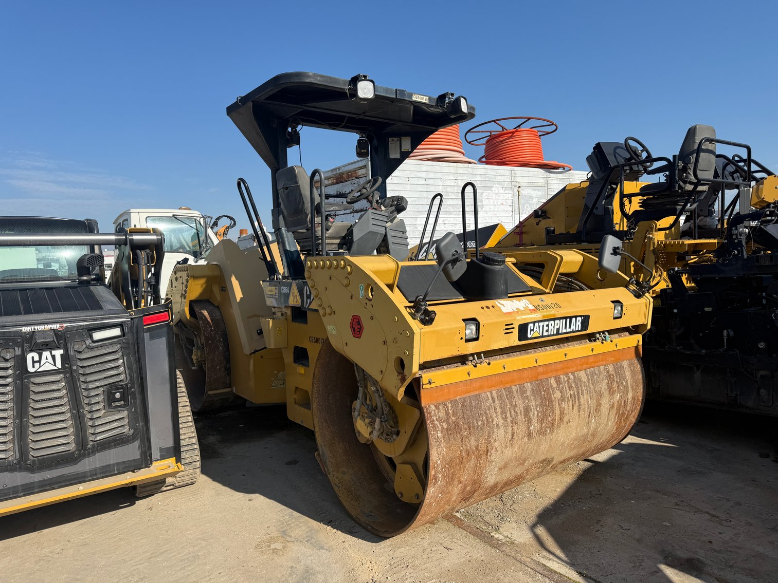 Image for 2010 Caterpillar CB64