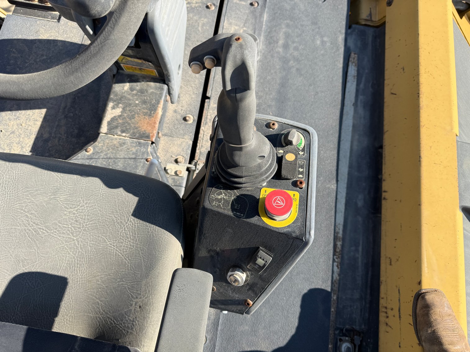 Image for 2010 Caterpillar CB64