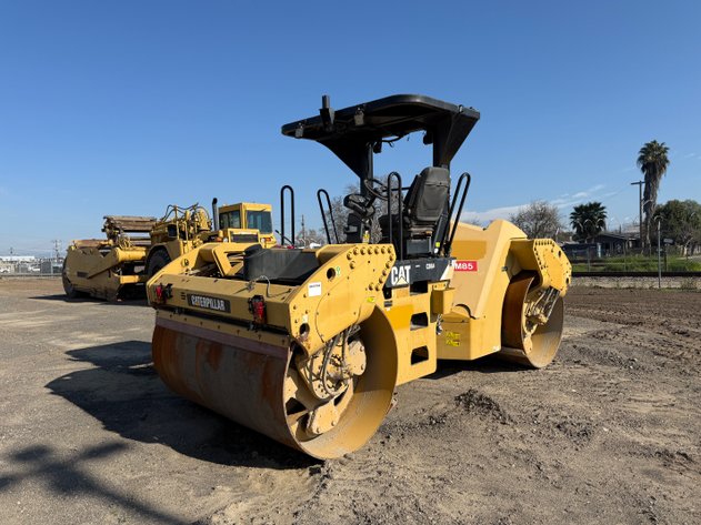 Image for 2014 Caterpillar CB64