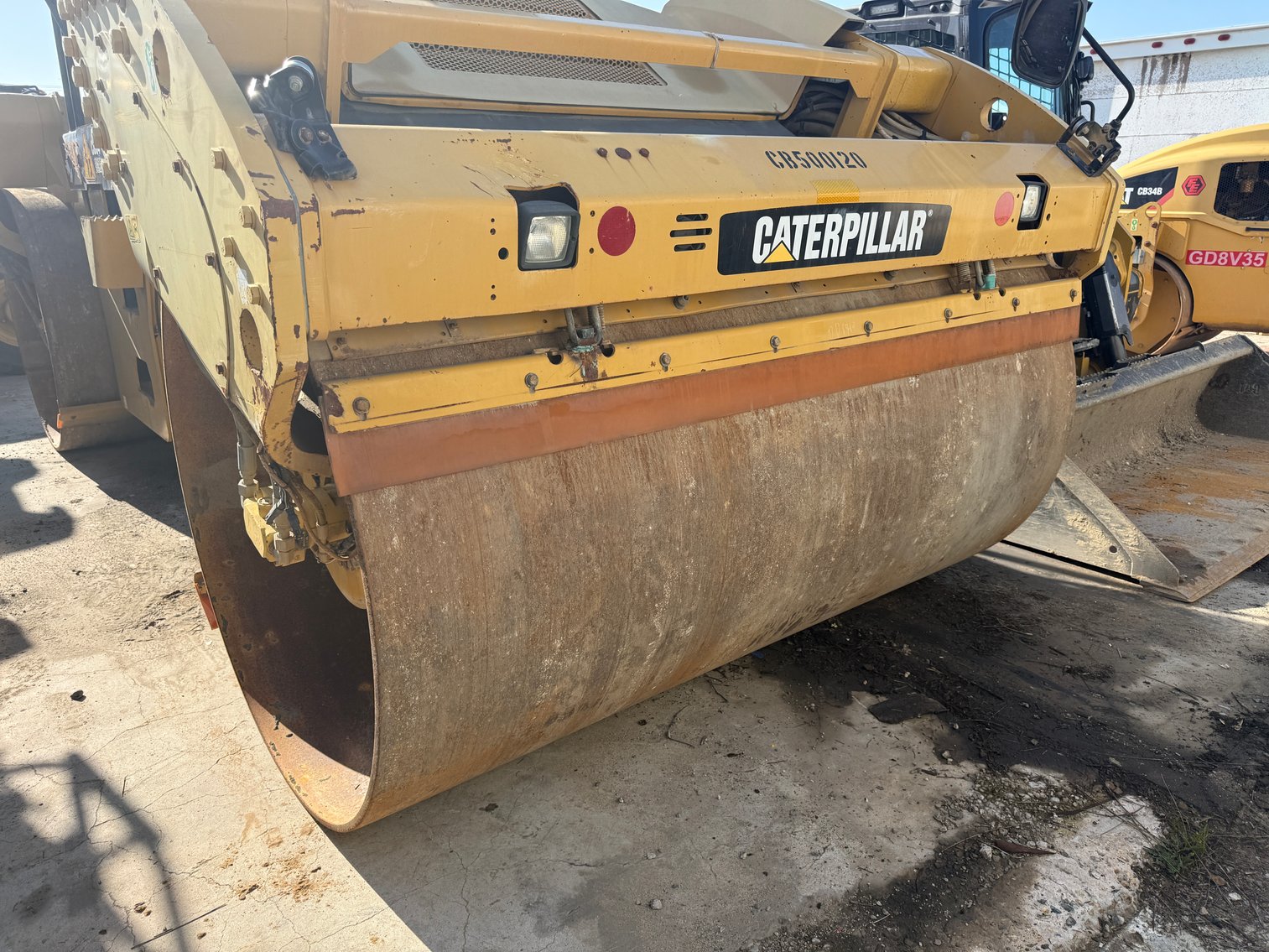 Image for 2010 Caterpillar CB64