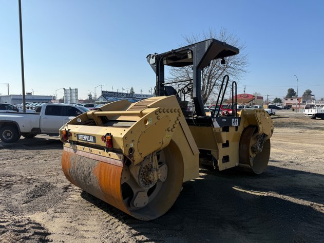 Image for 2014 Caterpillar CB64