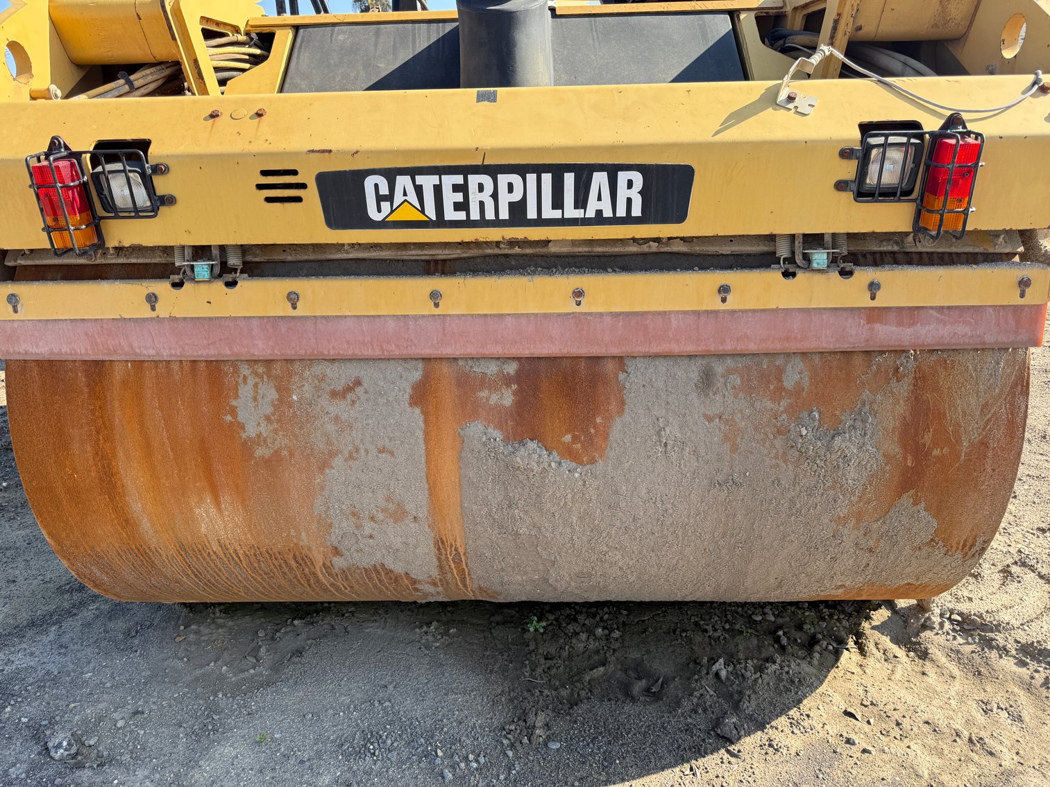 Image for 2014 Caterpillar CB64