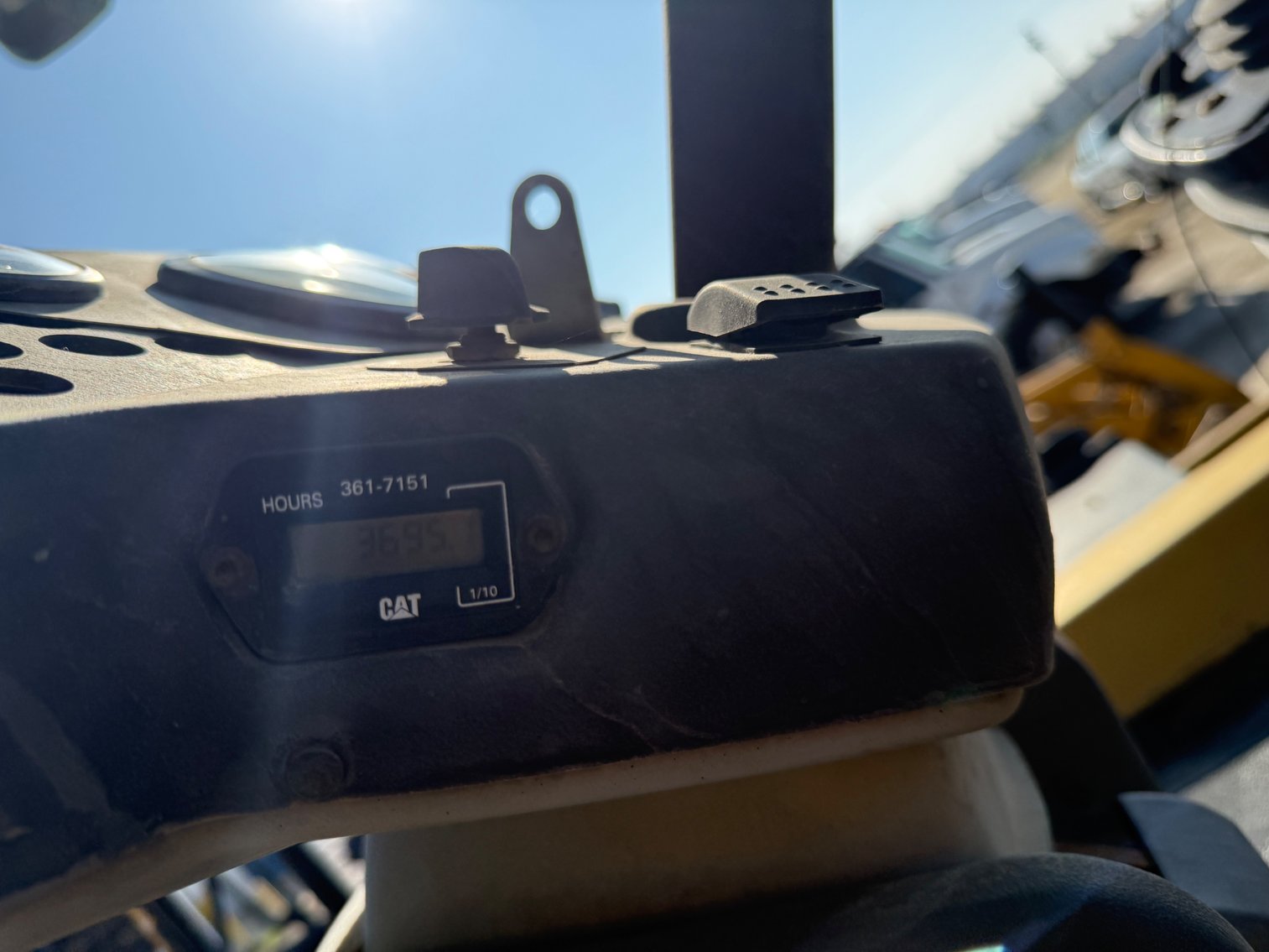 Image for 2010 Caterpillar CB64