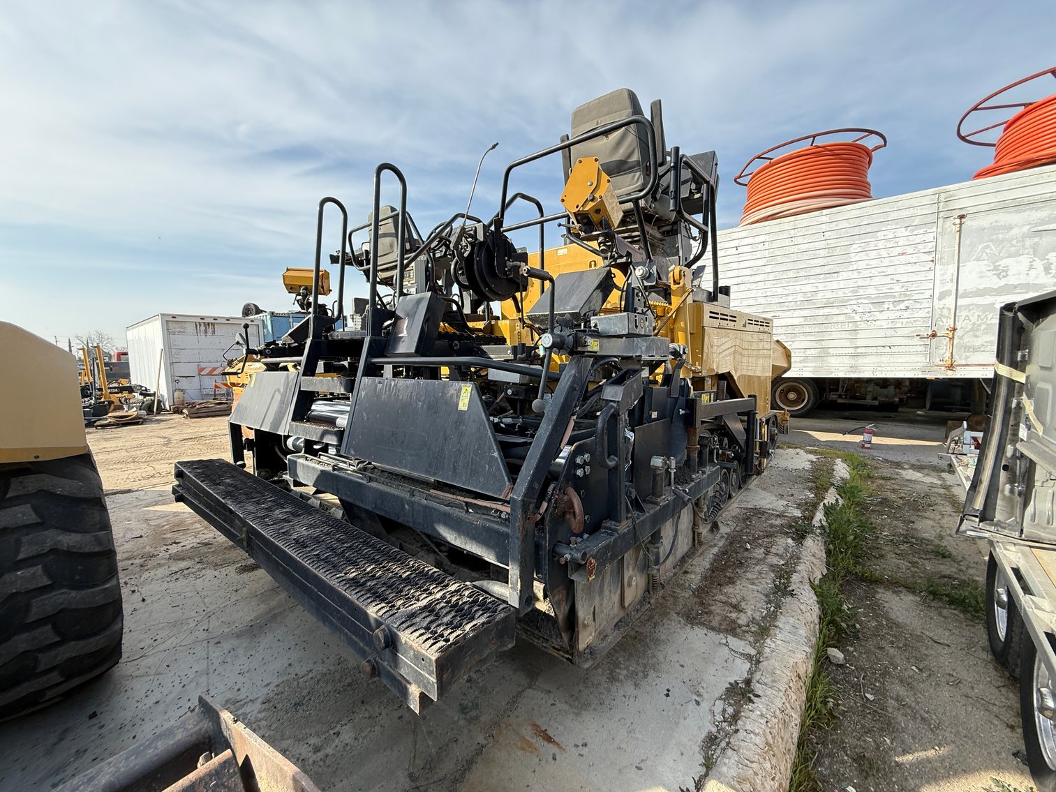 Image for 2014 Caterpillar AP-1055E