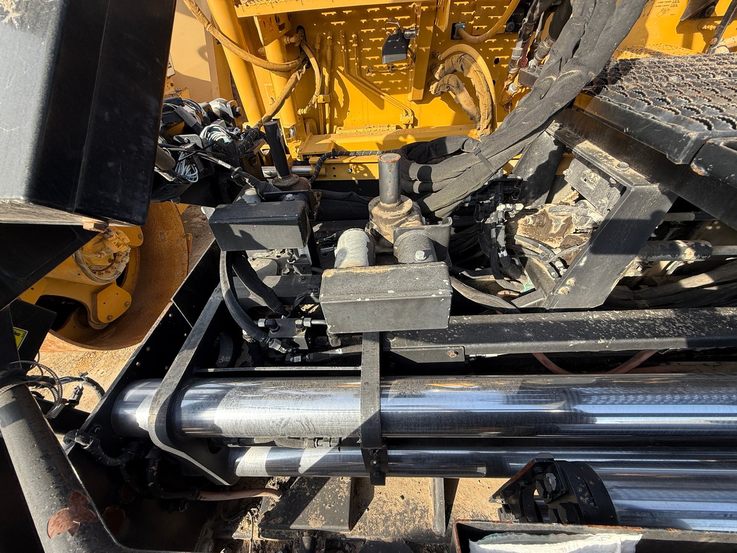 Image for 2014 Caterpillar AP-1055E