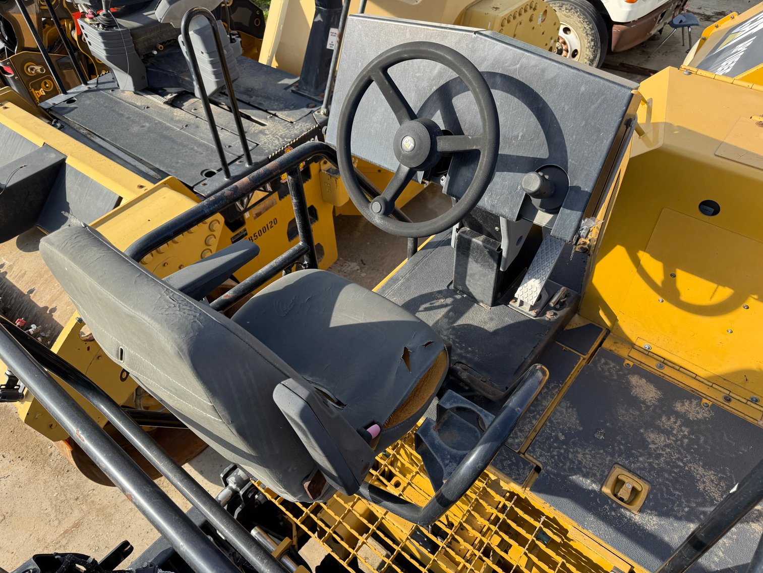 Image for 2014 Caterpillar AP-1055E