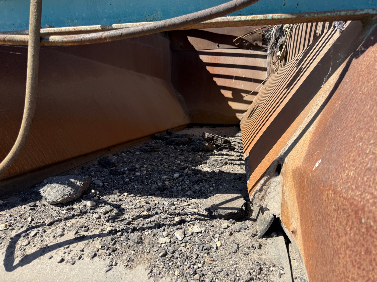 Image for 2002 Trident Screen