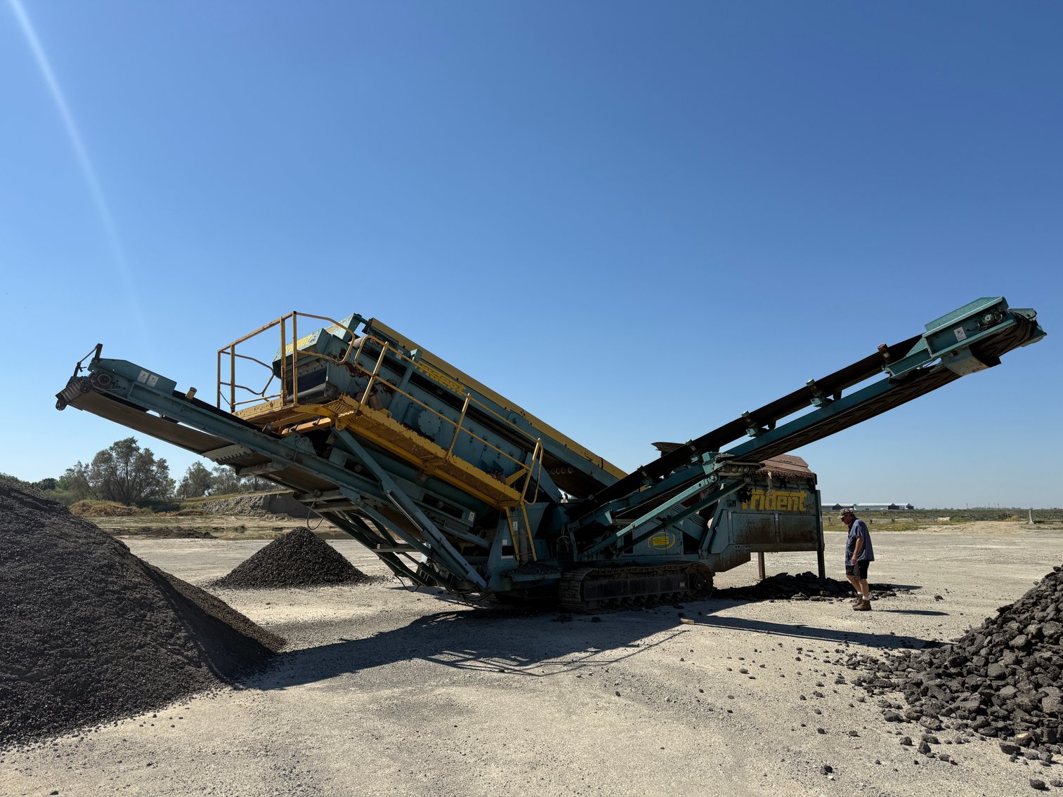 Image for 2002 Trident Screen