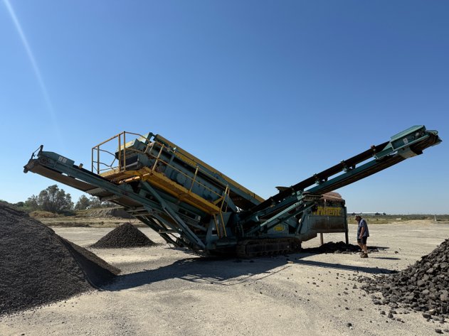 Image for 2002 Trident Screen