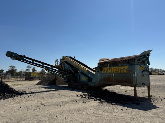 Image for 2002 Trident Screen