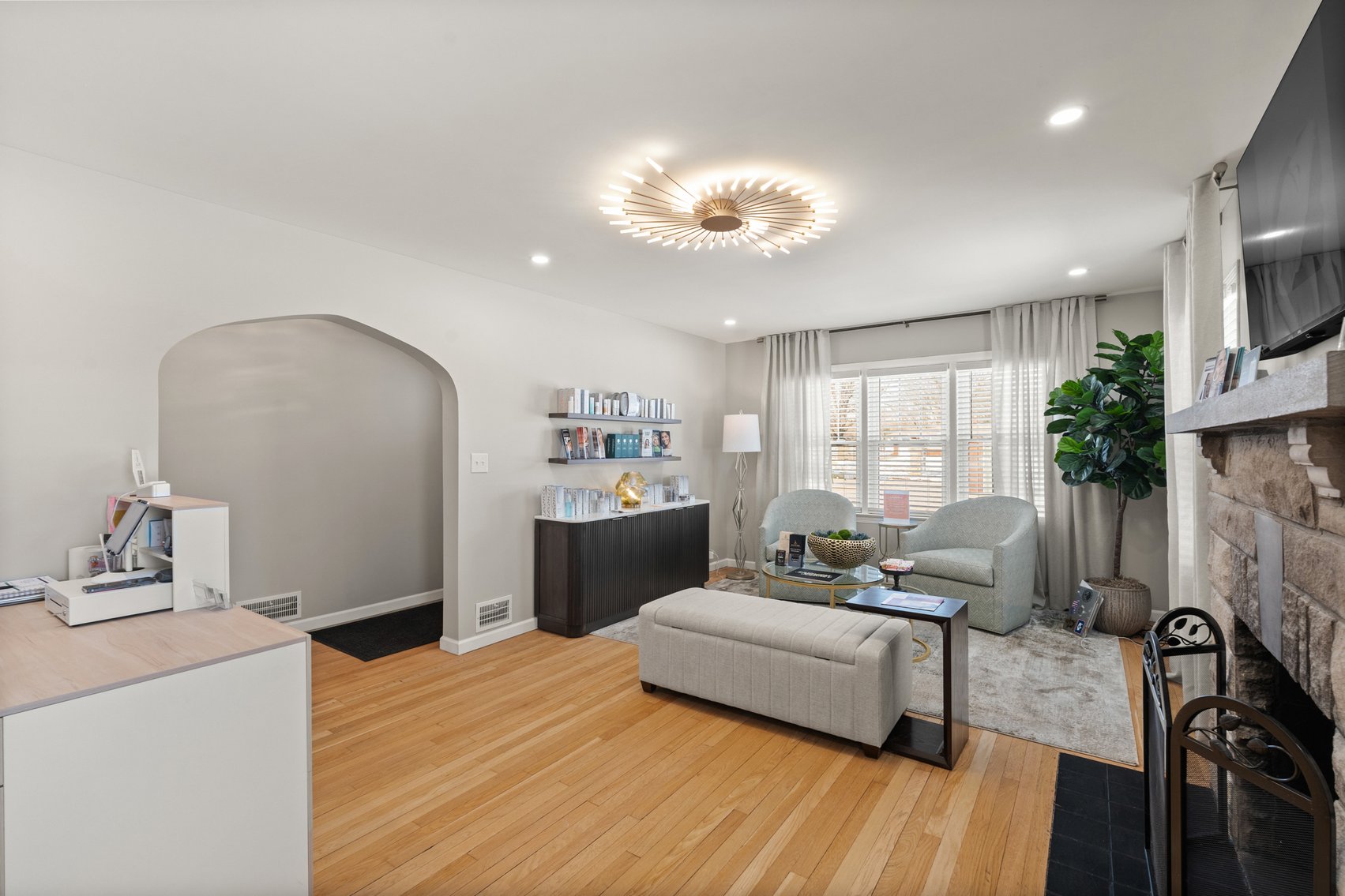 Image for New Albany Commercial Real Estate Auction; 4932 Charlestown Rd; ONLINE AUCTION ONLY