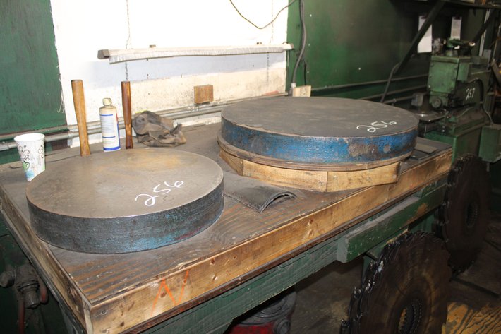 Image for (2) Circle saw hammering blocks