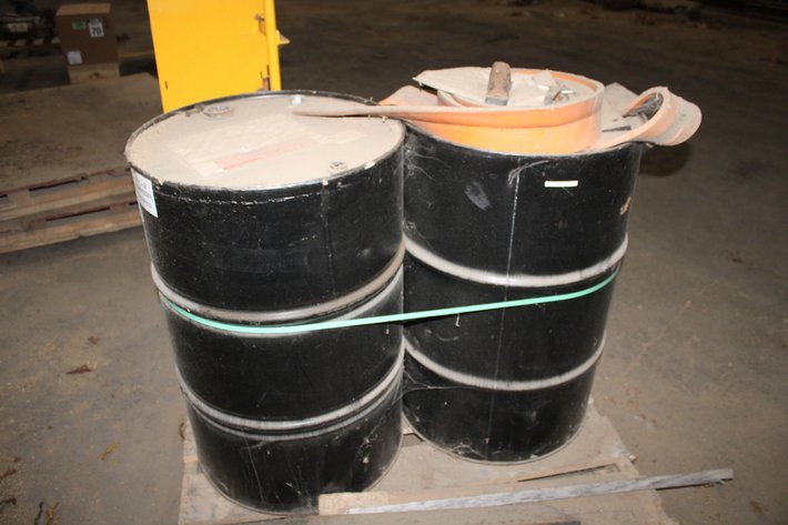 Image for (2) 55 Gallon Drums of 318 Versa toil