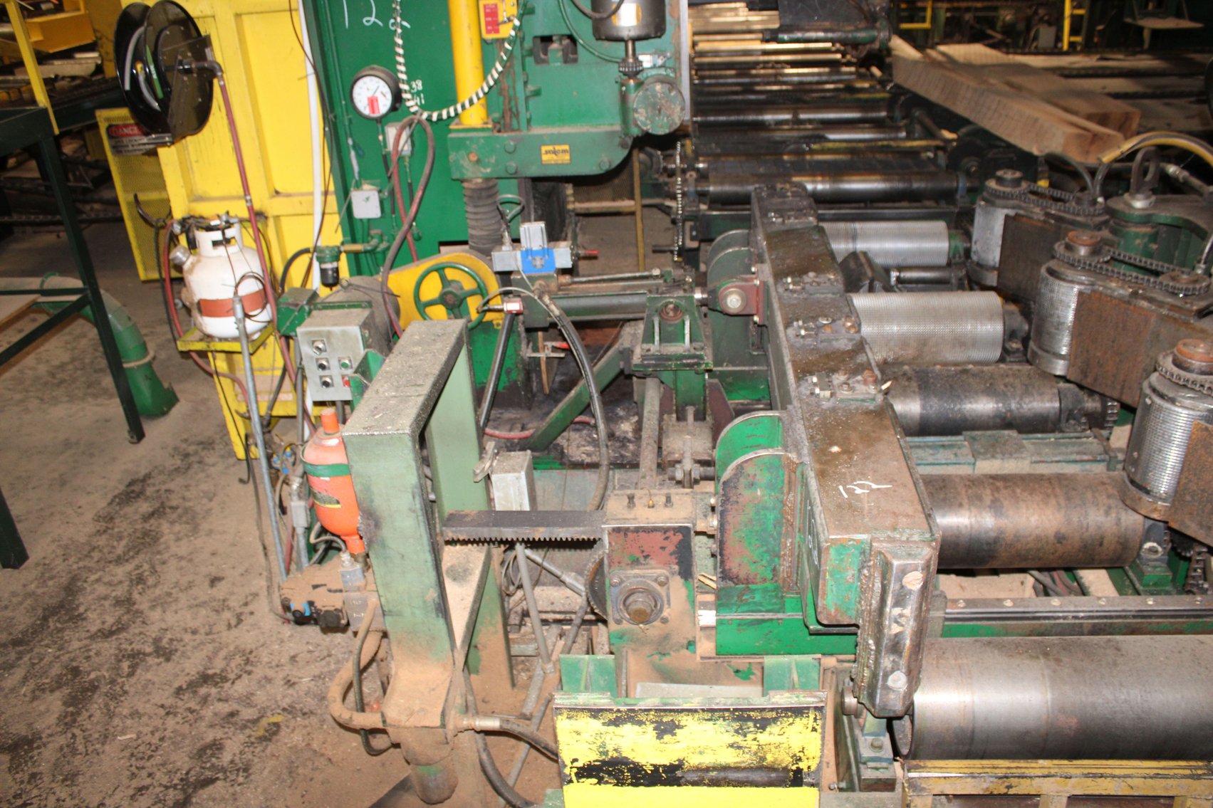 Image for COMPLETE SALEM 7' LINE BAR RESAW SYSTEM