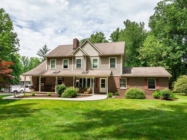 Image for Real Estate Auction for Dave and Dorothy Stoltzfoos