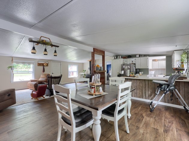 Image for Real Estate Auction For Johnny Lee & Kathryn Riehl