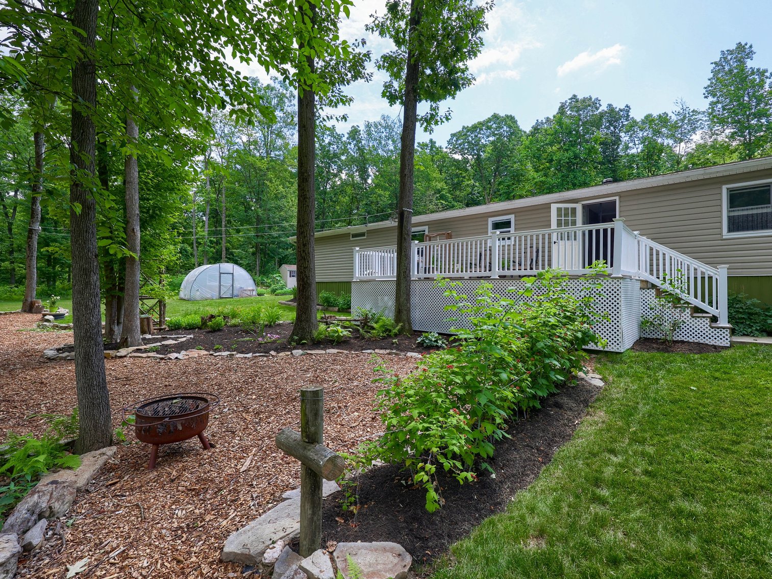 Image for Real Estate Auction For Johnny Lee & Kathryn Riehl