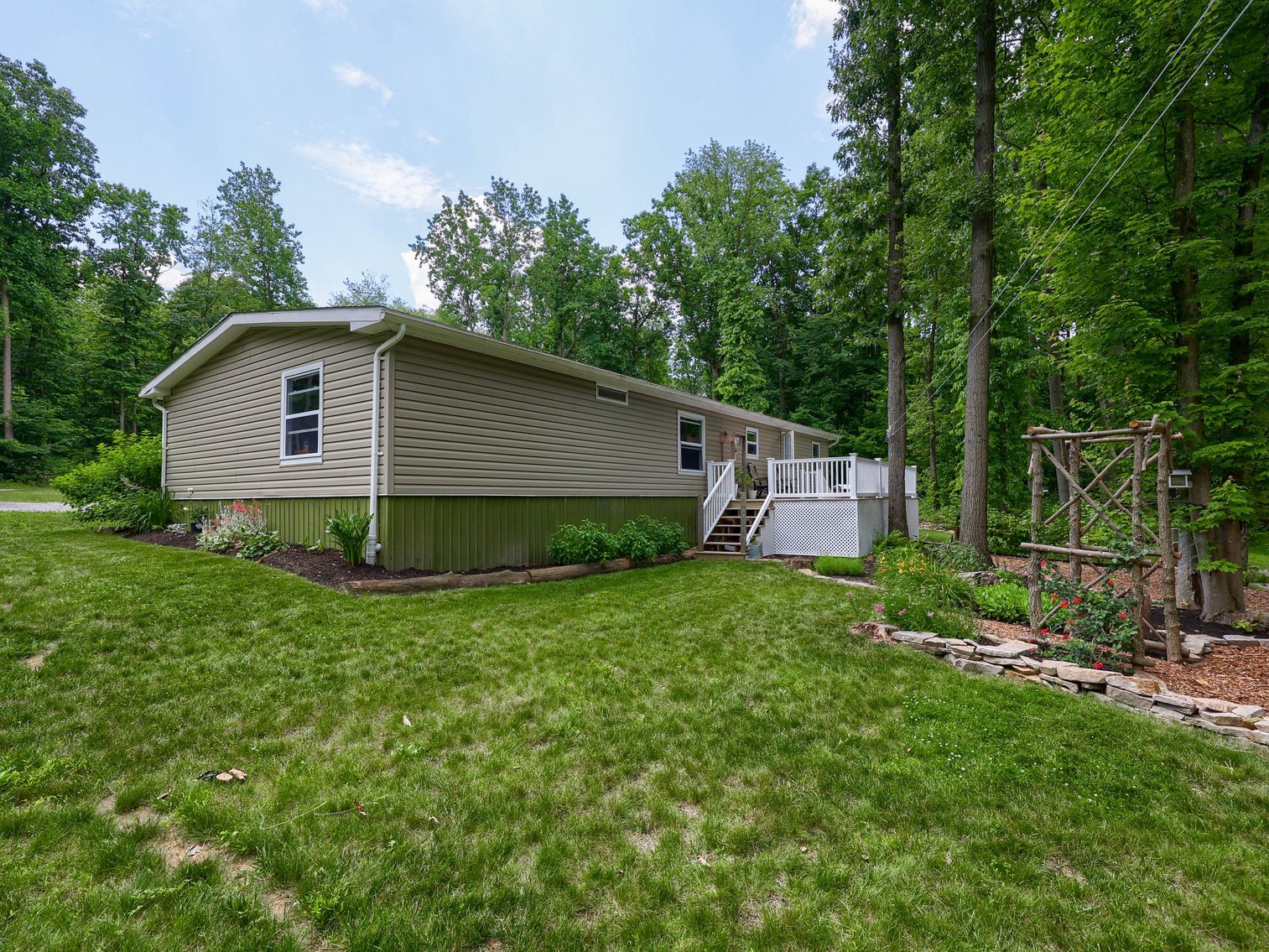 Image for Real Estate Auction For Johnny Lee & Kathryn Riehl