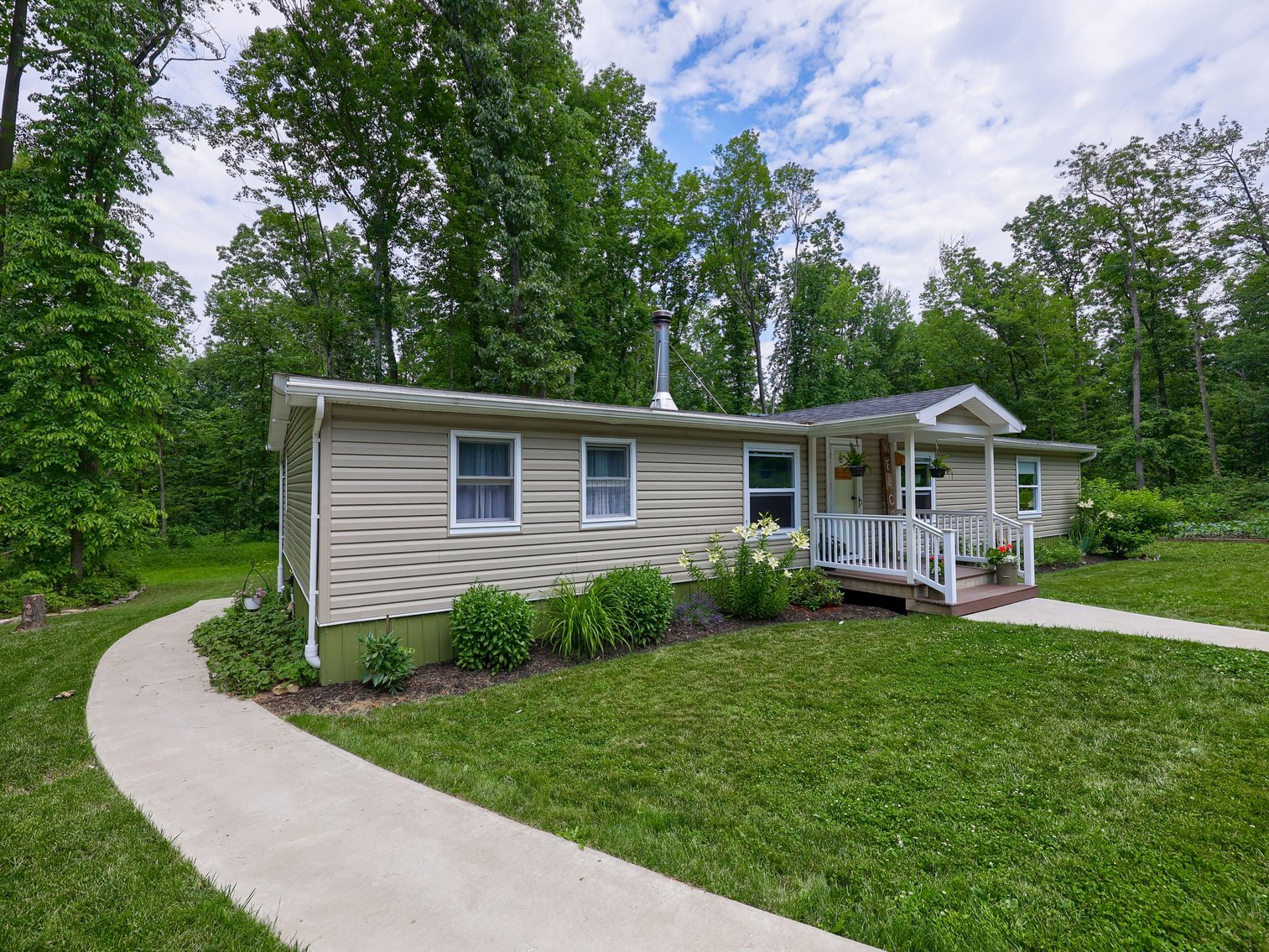 Image for Real Estate Auction For Johnny Lee & Kathryn Riehl