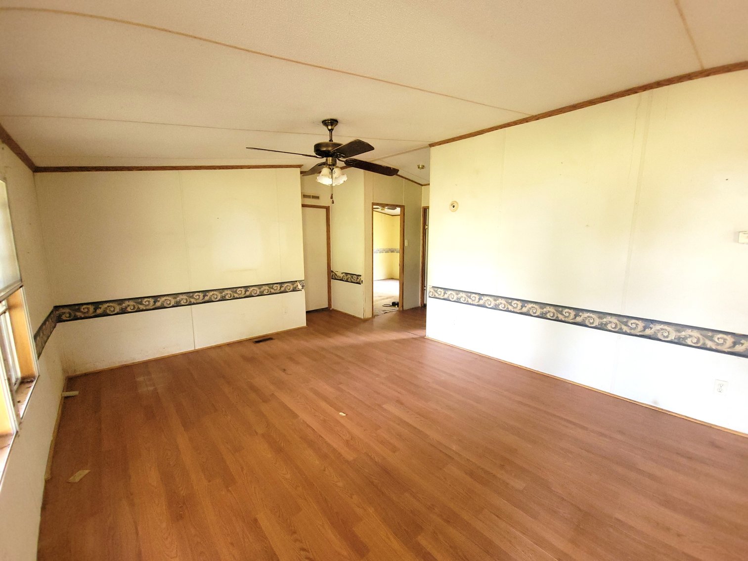 Image for ABSOLUTE AUCTION: WEISS Lake Waterfront, 05.10.25