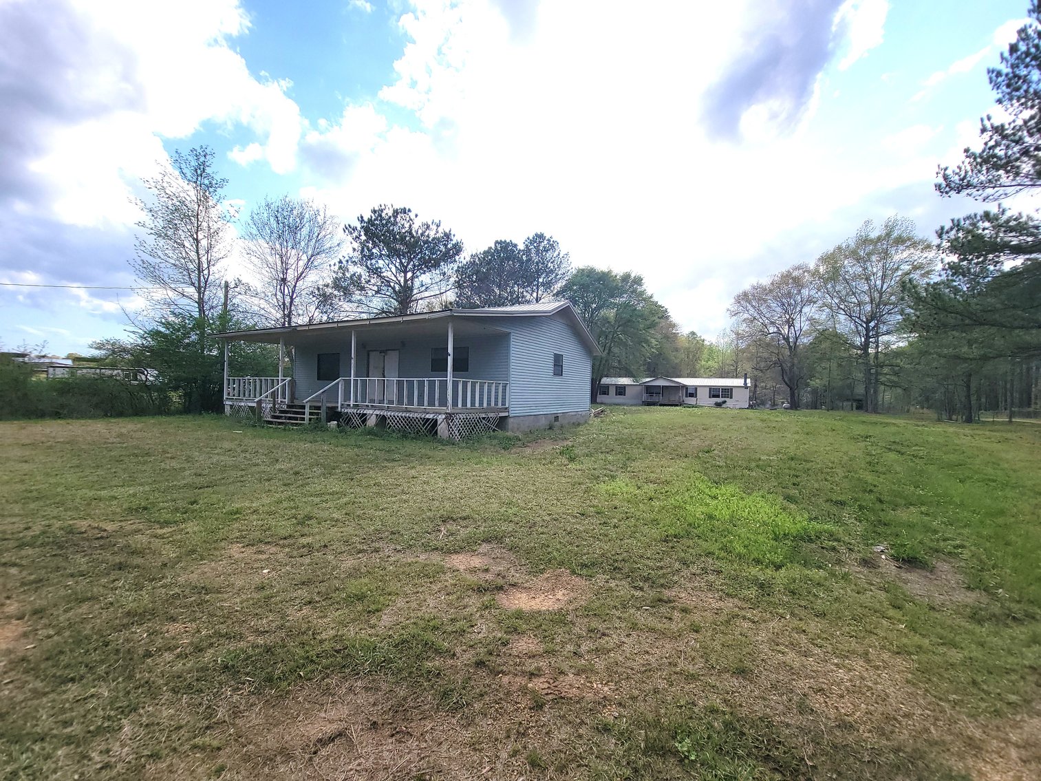 Image for ABSOLUTE AUCTION: WEISS Lake Waterfront, 05.10.25