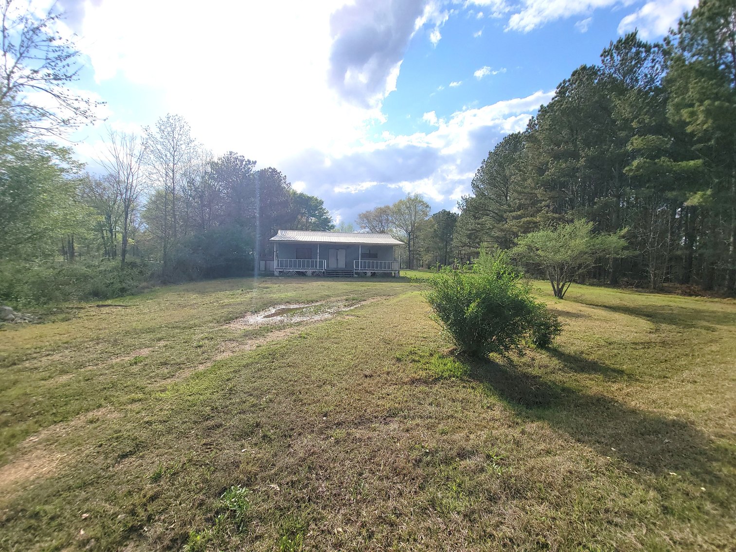 Image for ABSOLUTE AUCTION: WEISS Lake Waterfront, 05.10.25