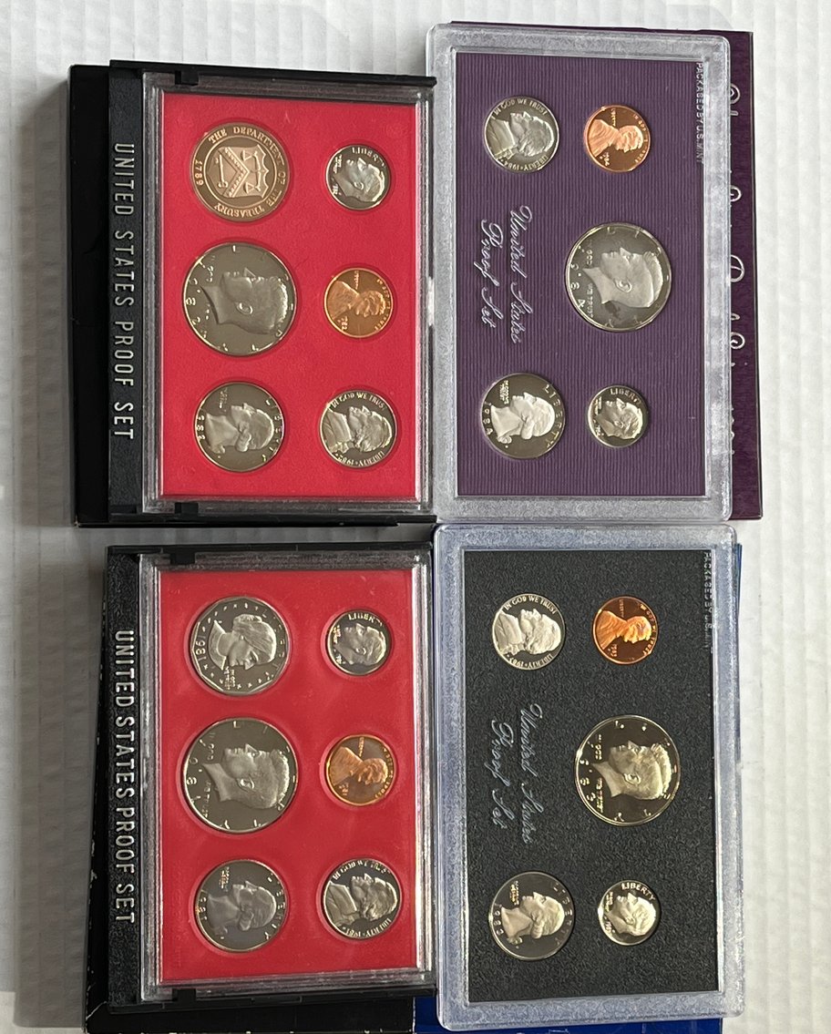 250+ Lots of Coins and Currency