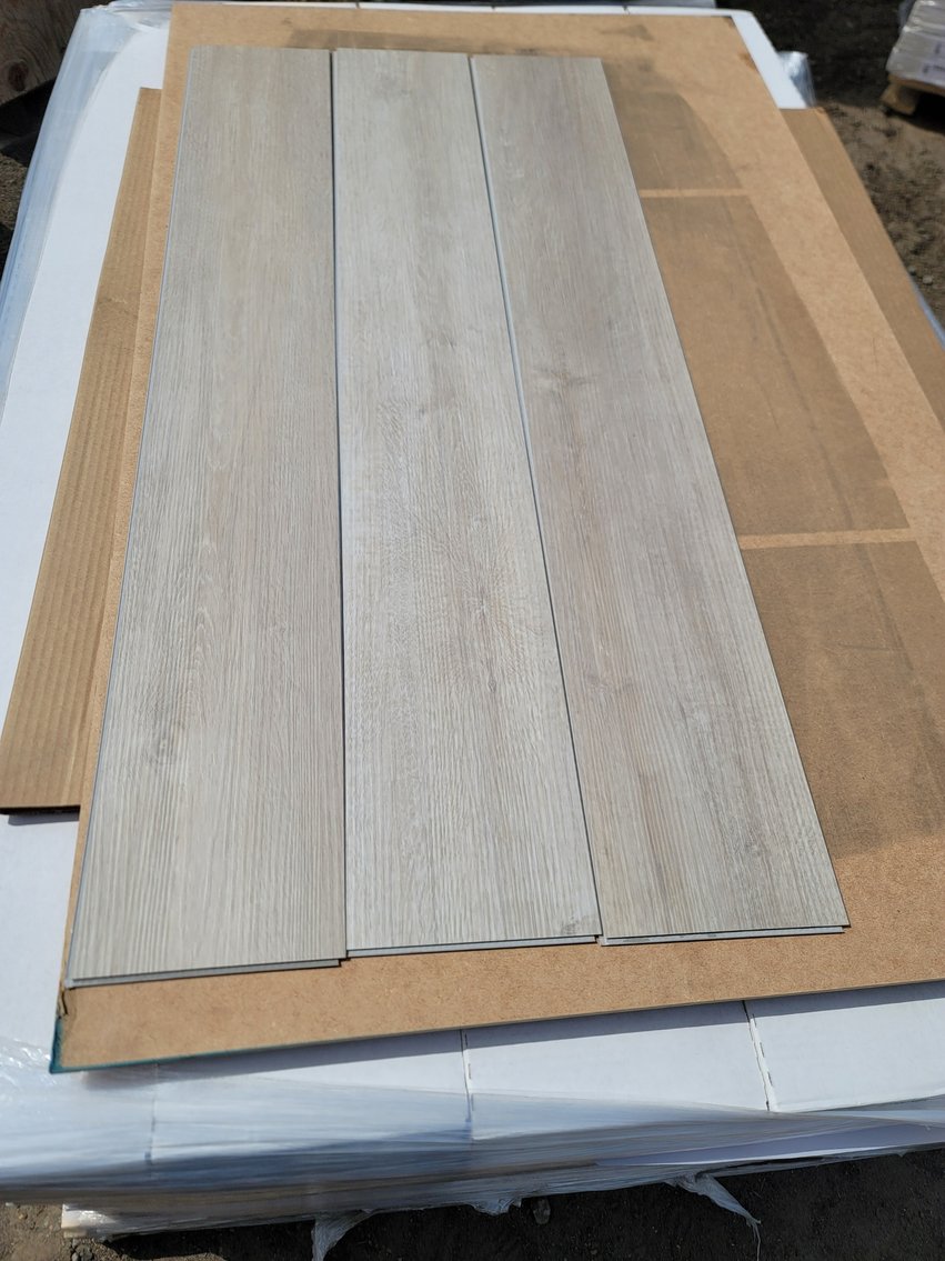 New Waterproof Vinyl & Laminate Snap Together Flooring (119421)
