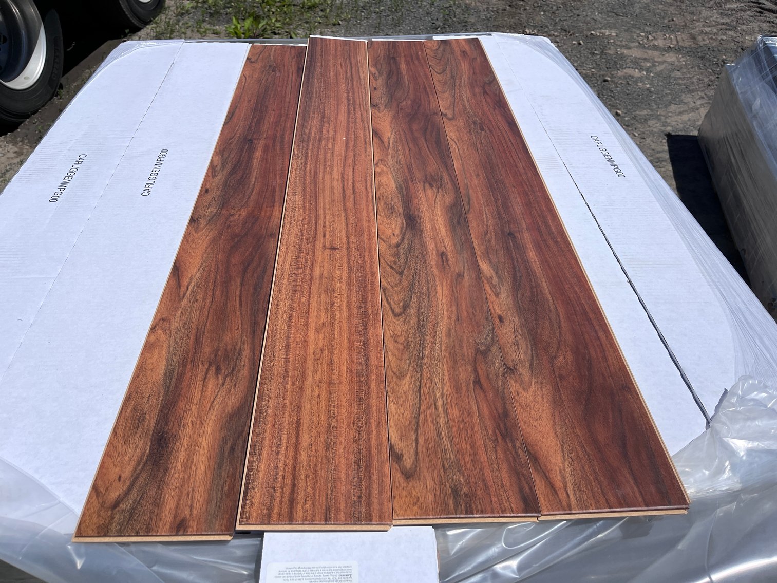 Waterproof Vinyl & Laminate Snap Together Flooring (122366)