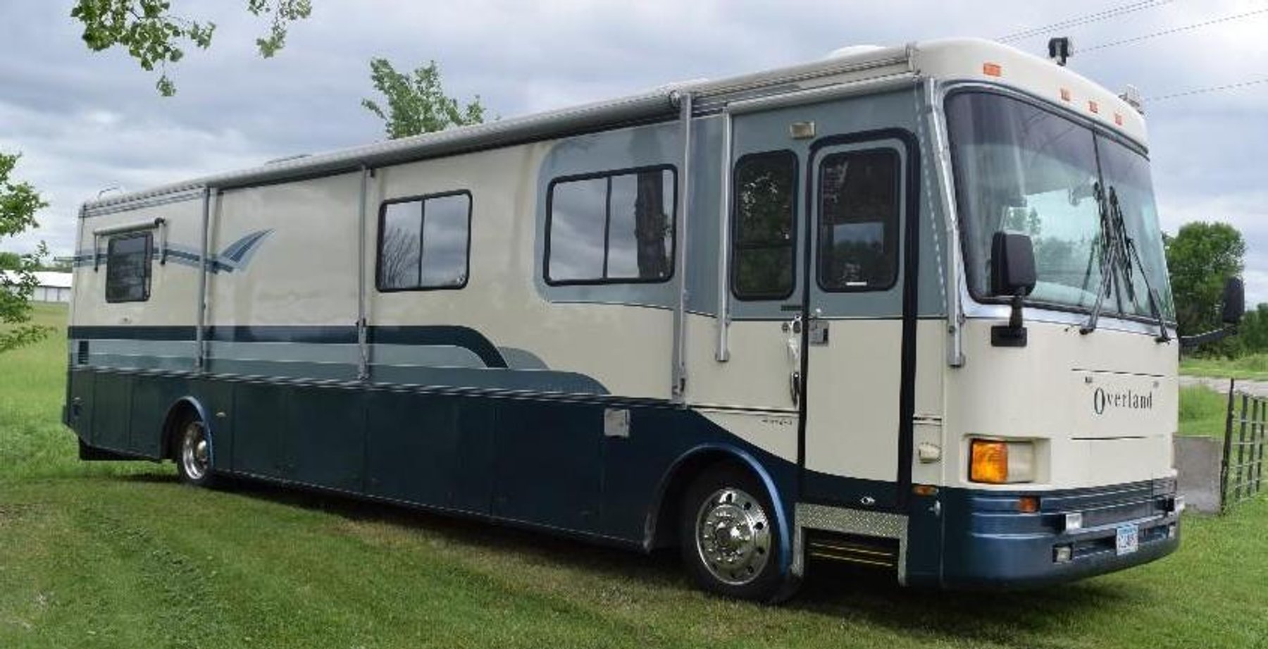 (17) Campers - 1986 26 Foot Starcraft Islander