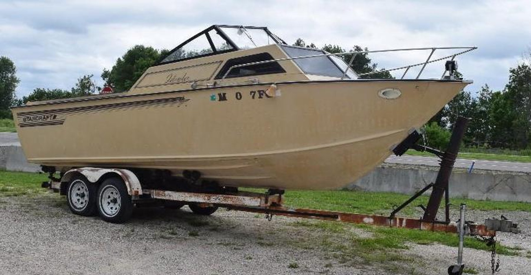 (17) Campers - 1986 26 Foot Starcraft Islander