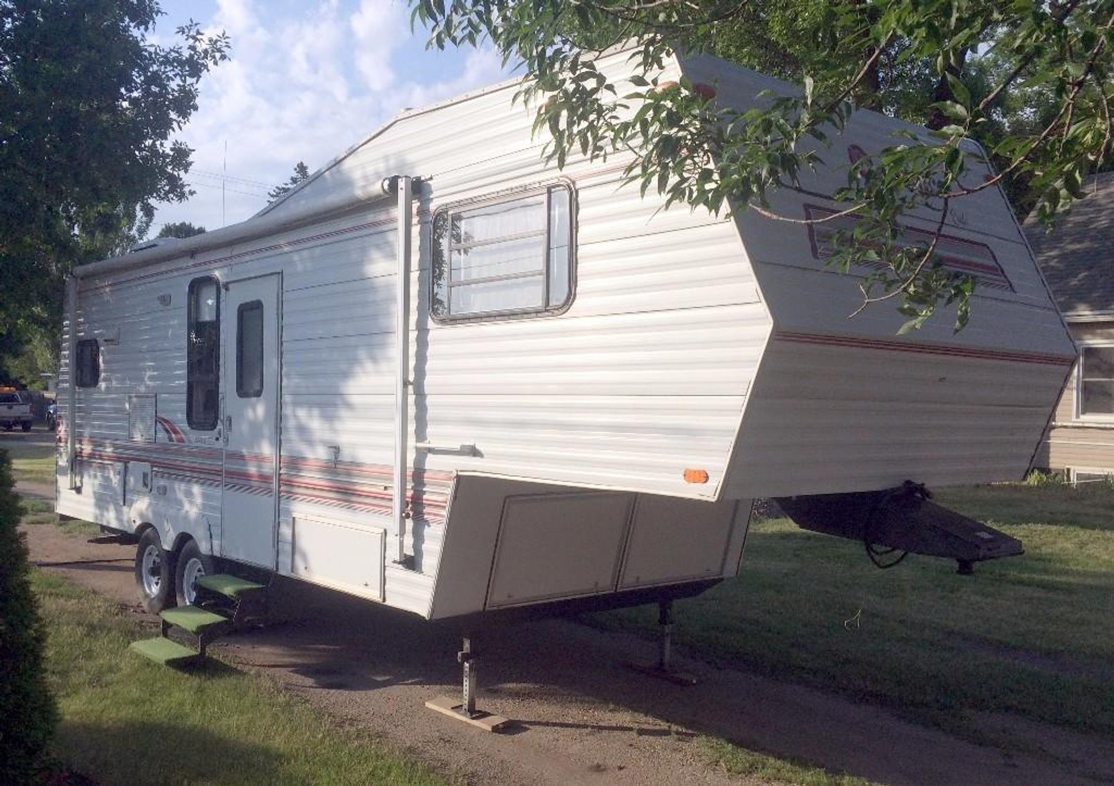 Tractors - Trailers - Campers - Lawn & Garden