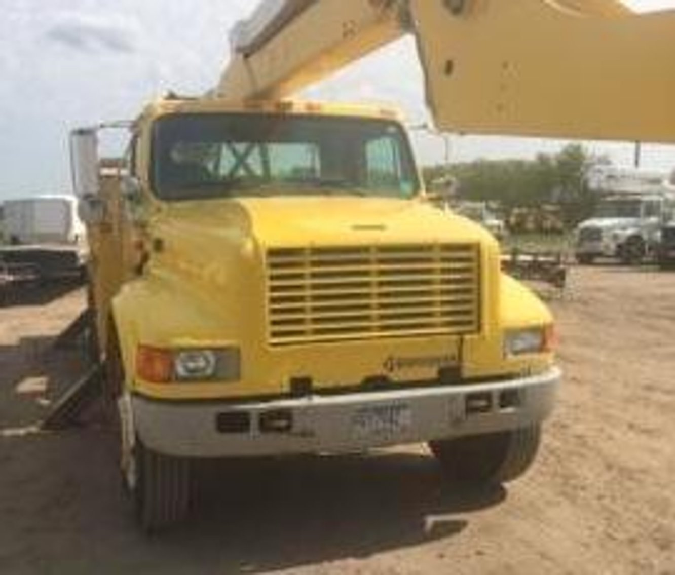 2000 International DT - 2001 Chevy 3500 - 2000 Freightliner FL70