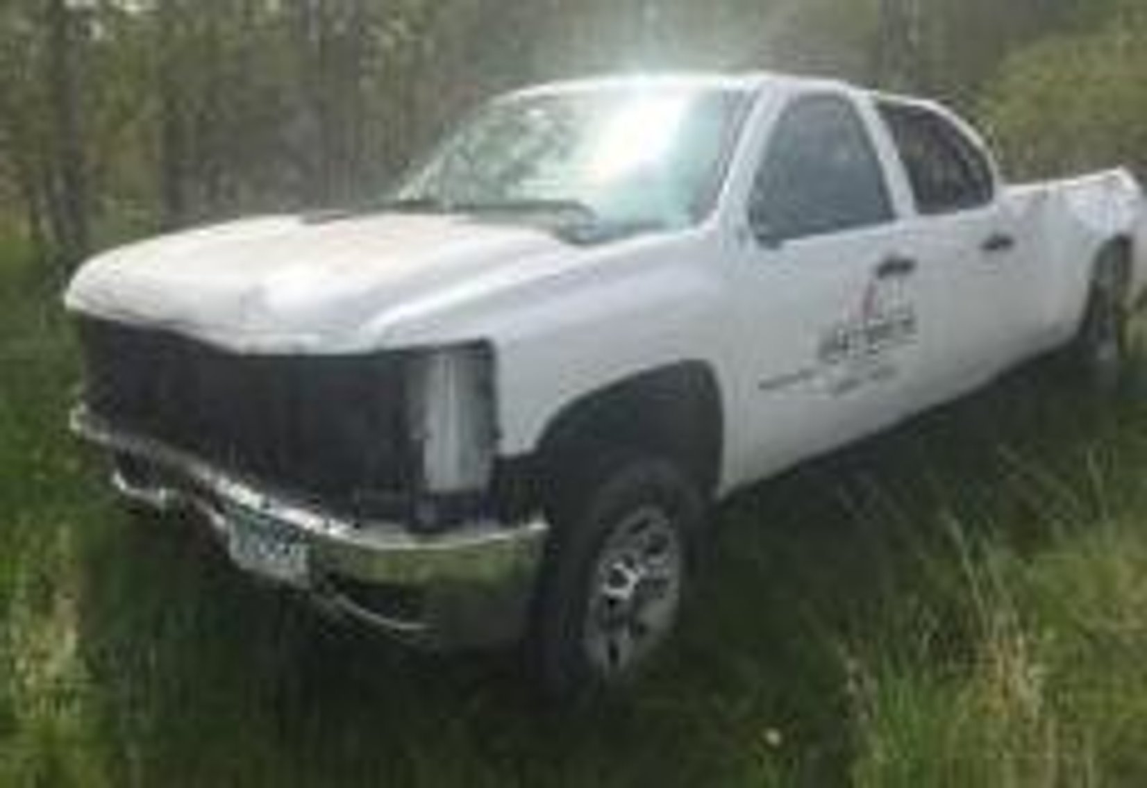 2000 International DT - 2001 Chevy 3500 - 2000 Freightliner FL70