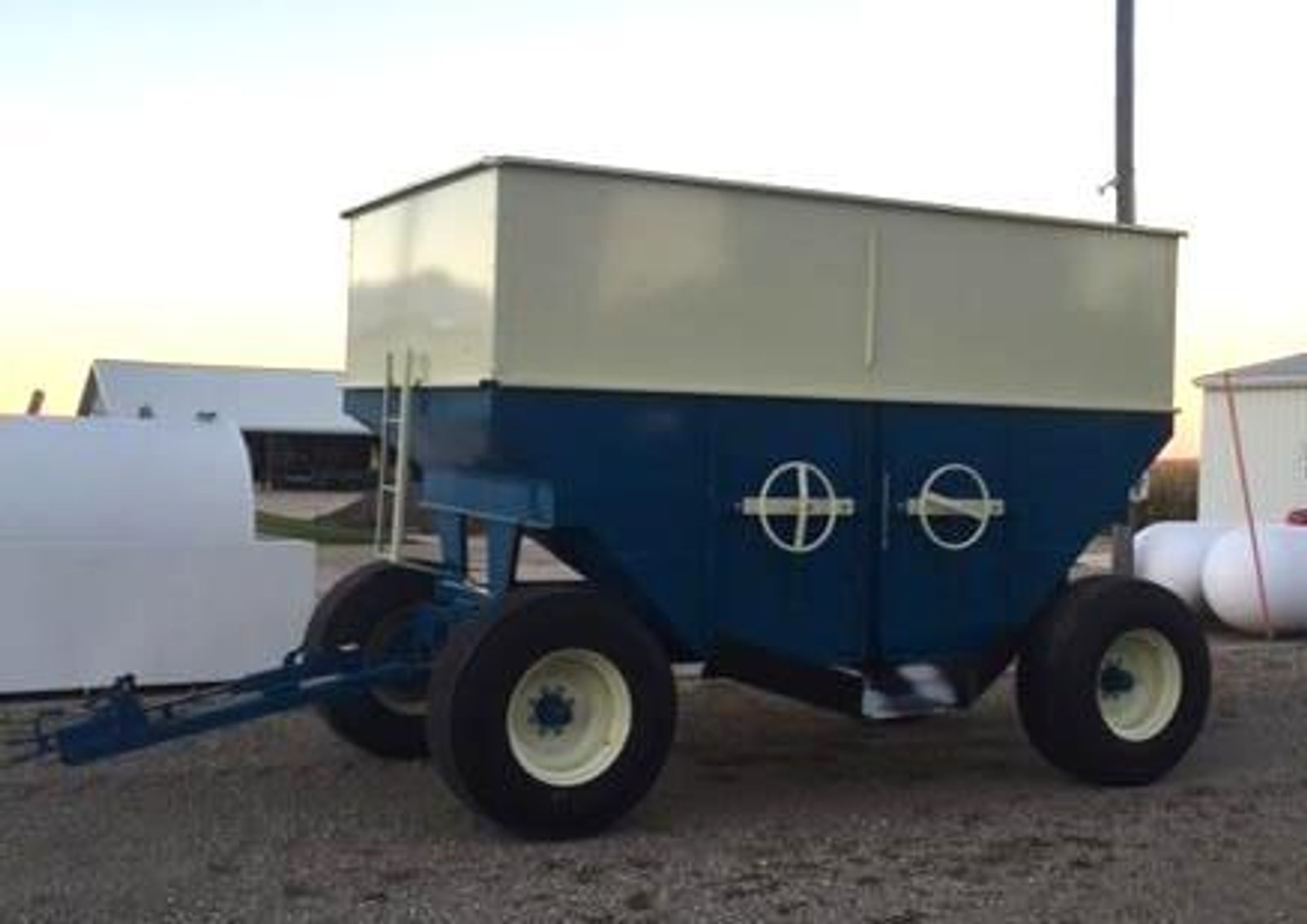 John Deere Maximizer Combine - John Deere 8520 Tractor - Gravity Wagon