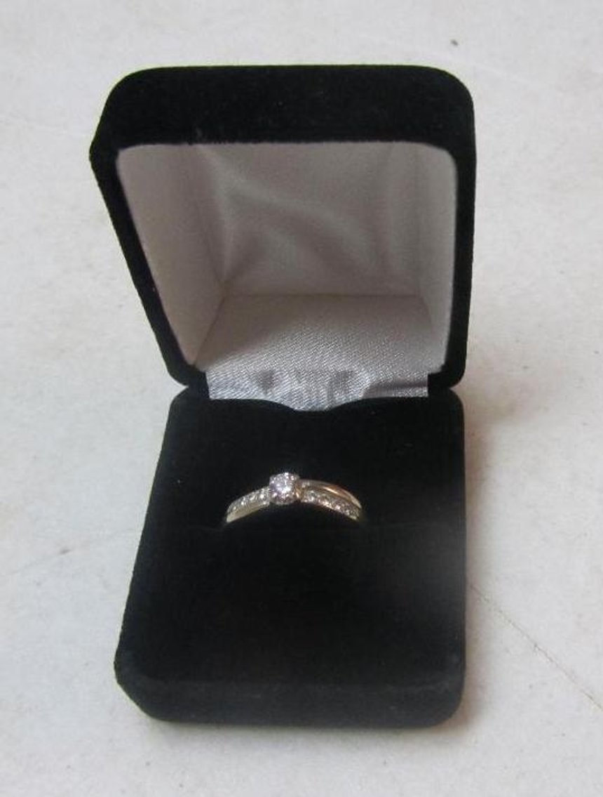 Ideal Corners Mid December Consignment Auction