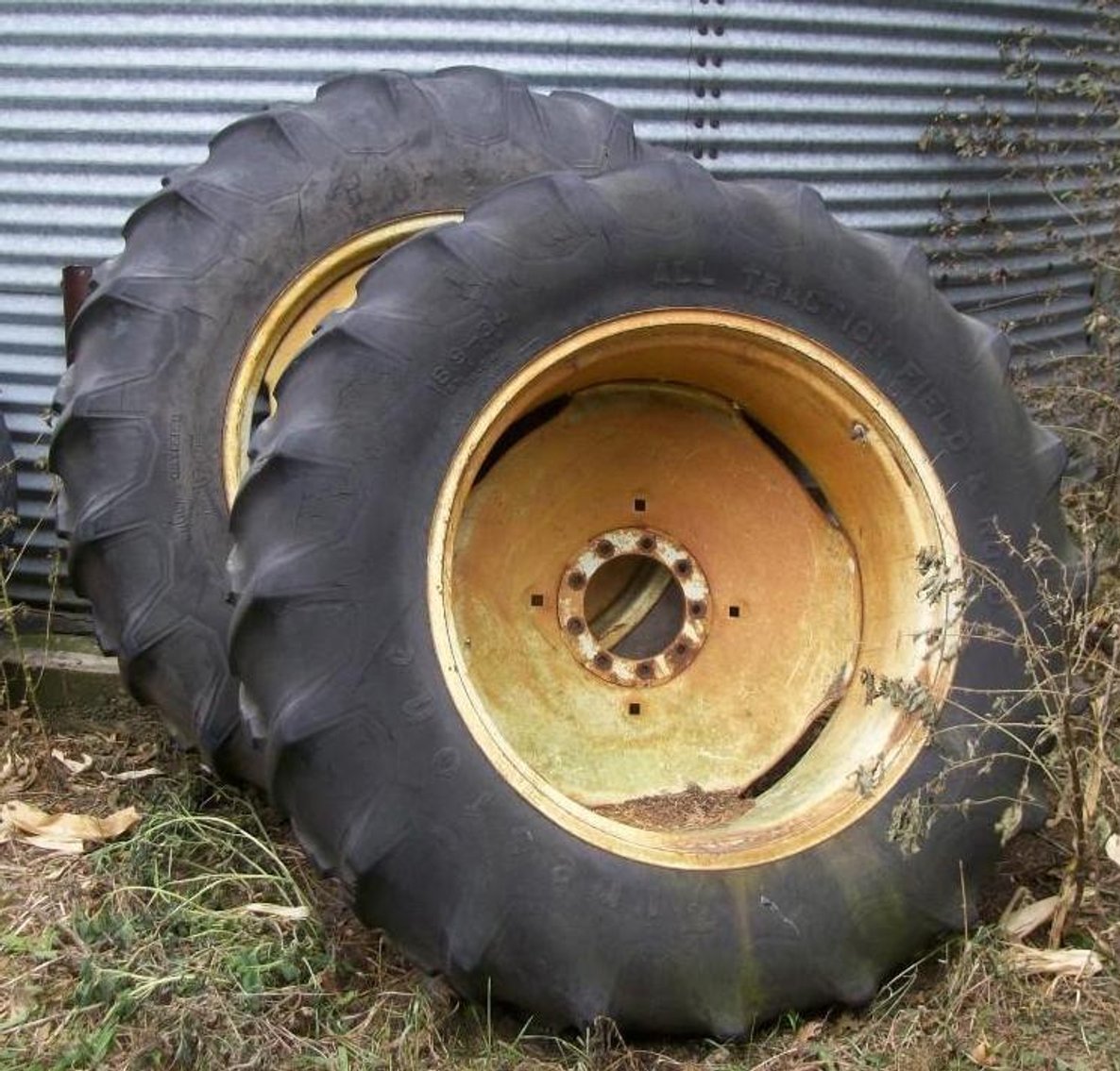 2014 HitchDoc Snowblower - IH Farmall 706 - Stalk Chopper - Hubs & Duals- (2) Bin Fans