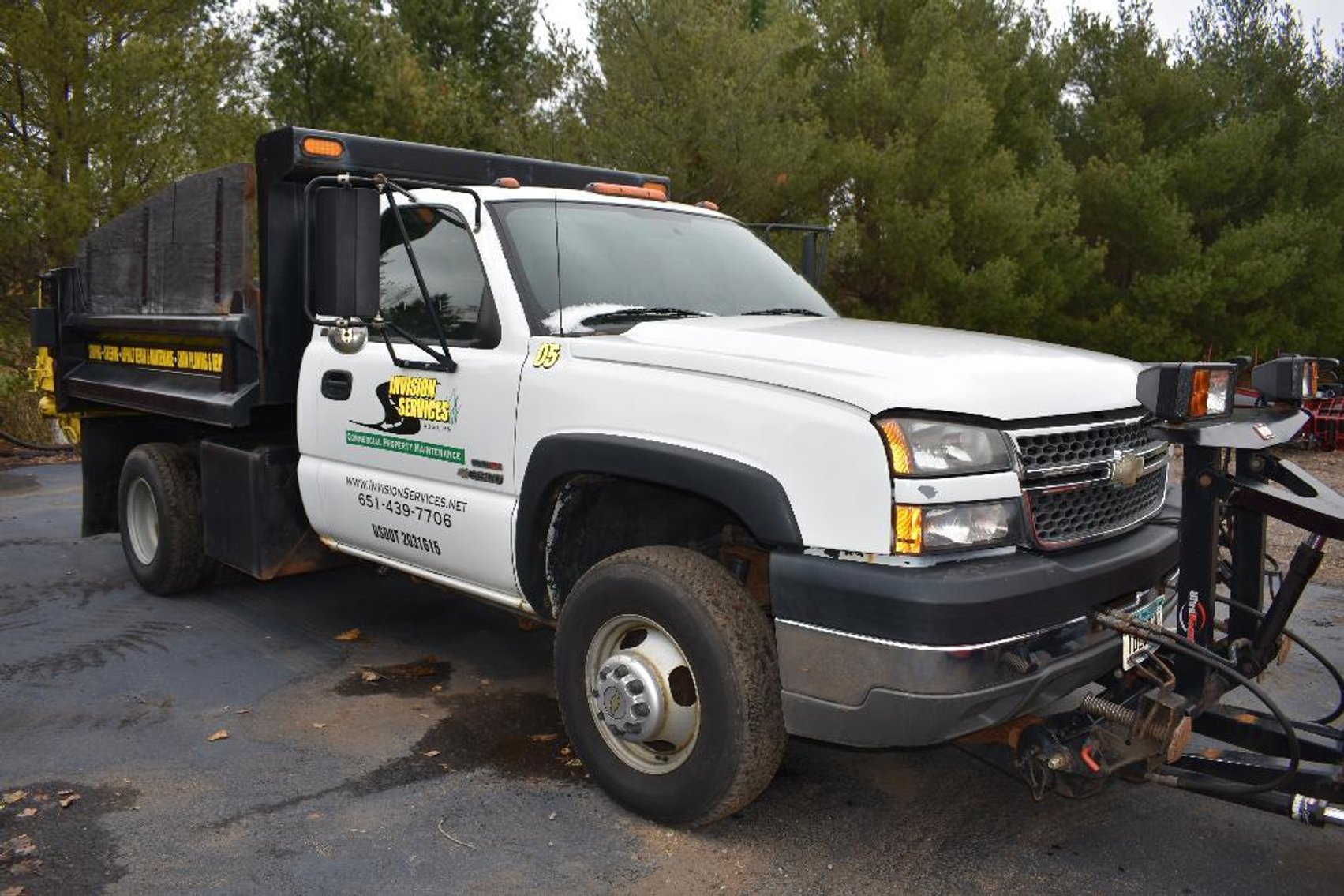 ​2004 GMC C5500 Plow Truck - 2005 Chevy 3500 Plow Truck​