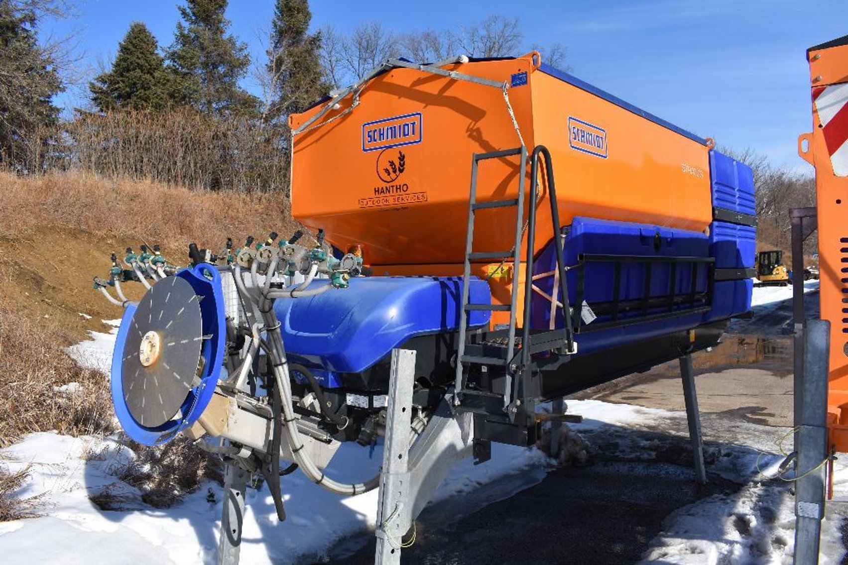 Snow Equipment: 2014 Schmidt Stratos Demo Unit - Mercedes UNIMOG V1200 Off Road